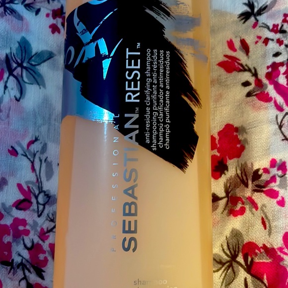 SEBASTIAN PROFESSIONAL CLARIFYING SHAMPOO - Picture 2 of 2